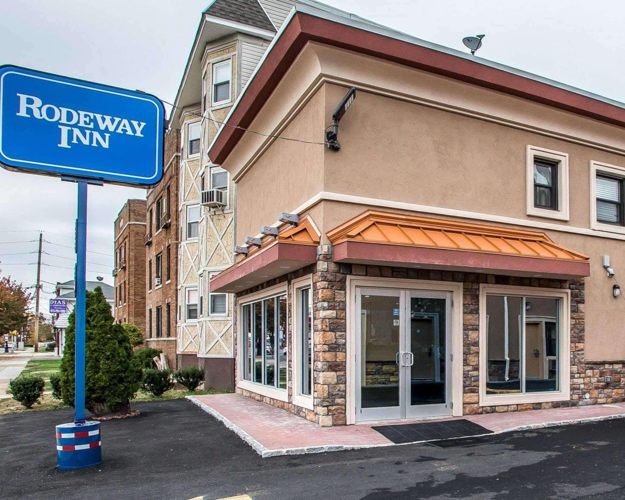 Rodeway Inn Belleville Exterior photo