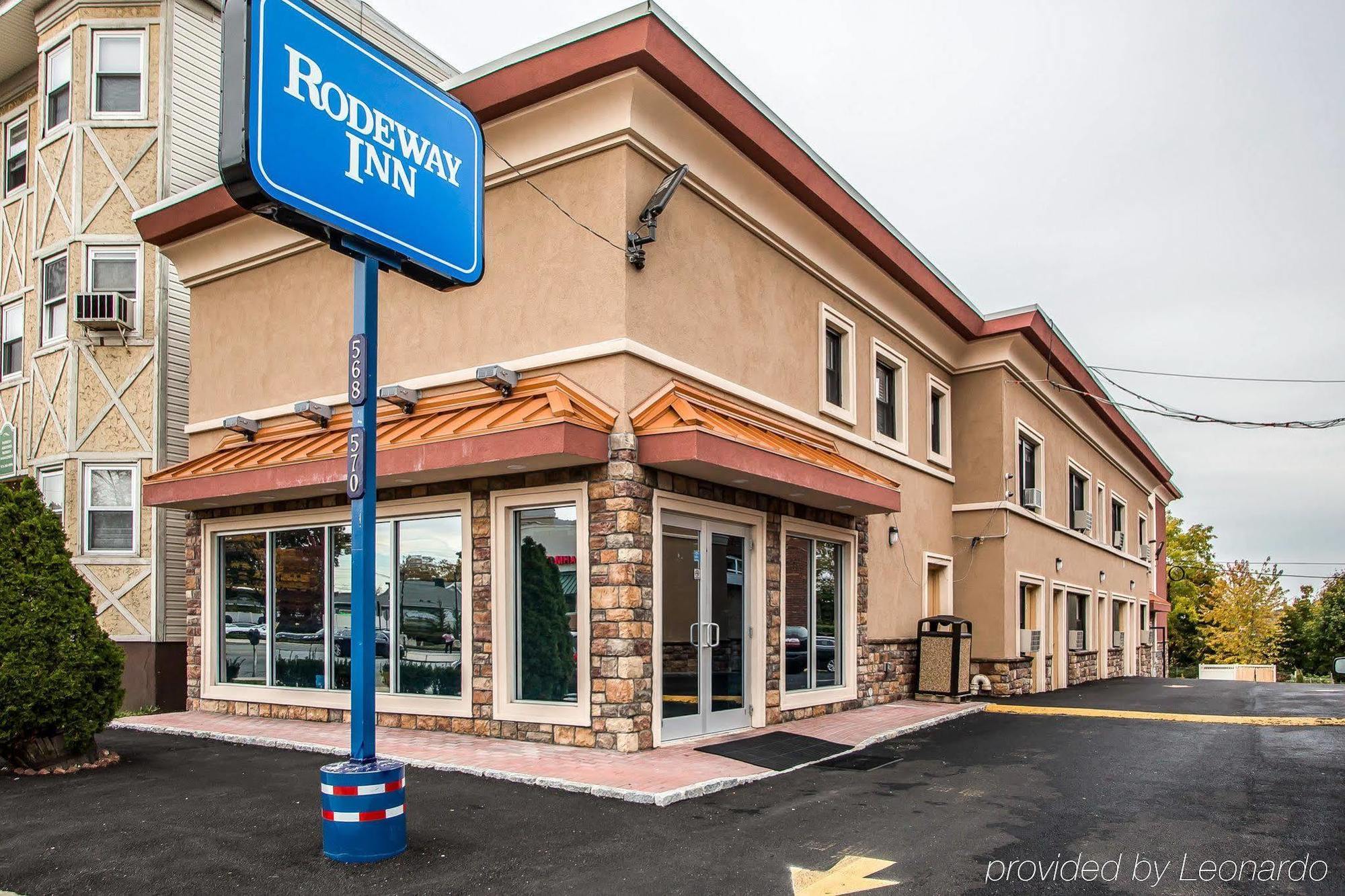 Rodeway Inn Belleville Exterior photo